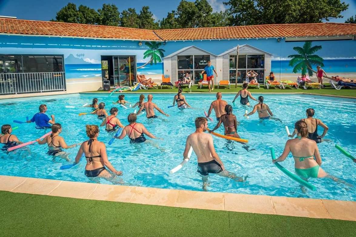 Camping 4 Etoiles - Parc Aquatique - Eei0Fi Saint-Georges-d'Oleron Exterior photo